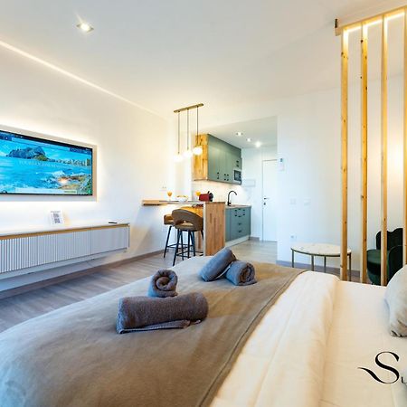 Seaview Beachfront Studio With Aqua Park & Balcony Бенальмадена Екстер'єр фото