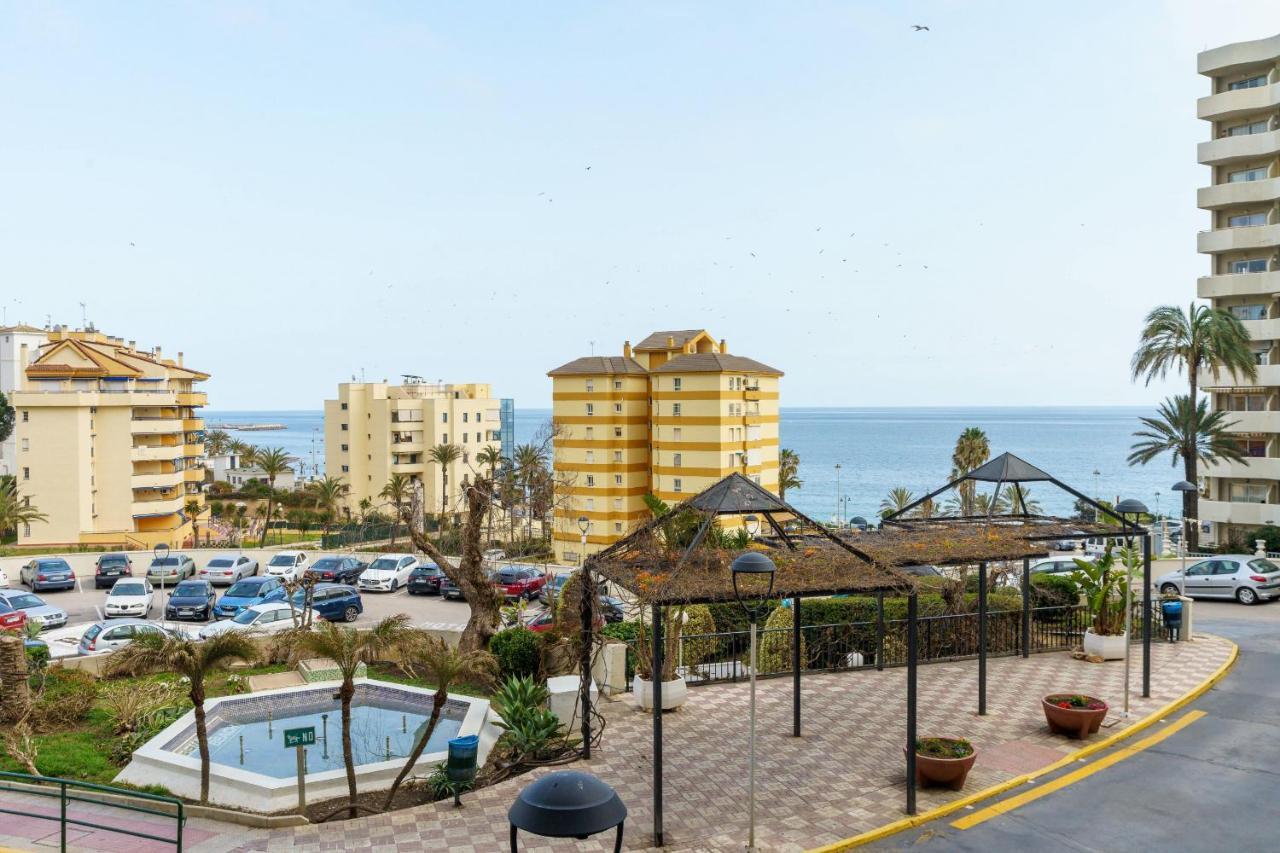Seaview Beachfront Studio With Aqua Park & Balcony Бенальмадена Екстер'єр фото