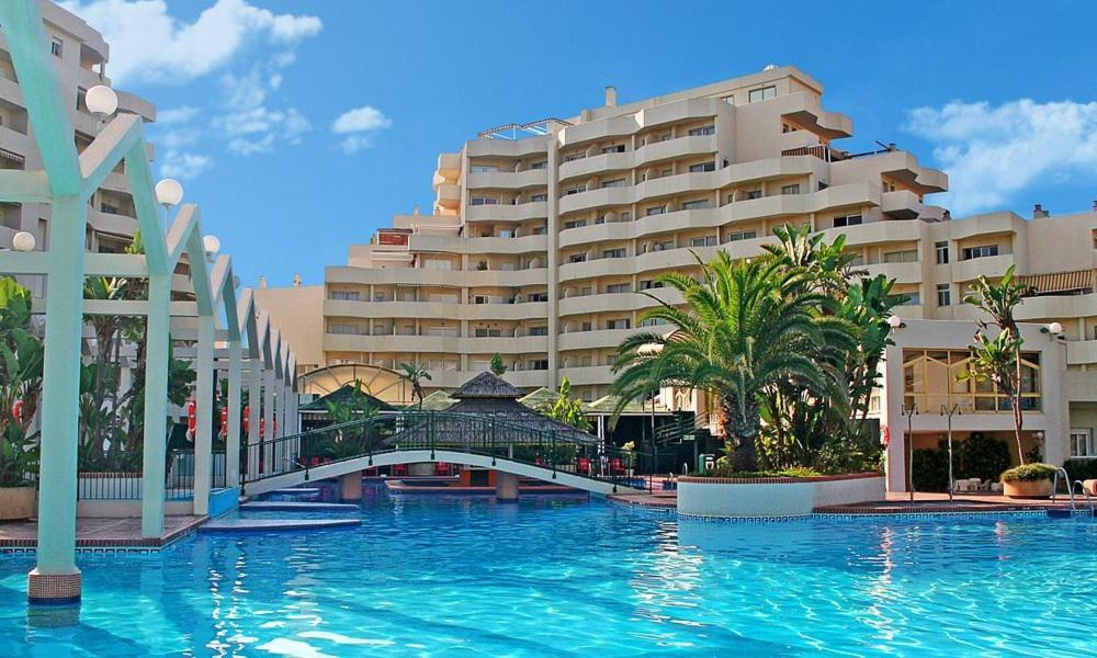 Seaview Beachfront Studio With Aqua Park & Balcony Бенальмадена Екстер'єр фото